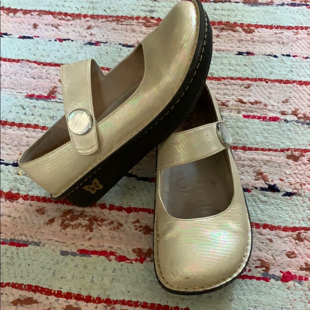 Allegria Mary Janes, great for nurses/healthcare